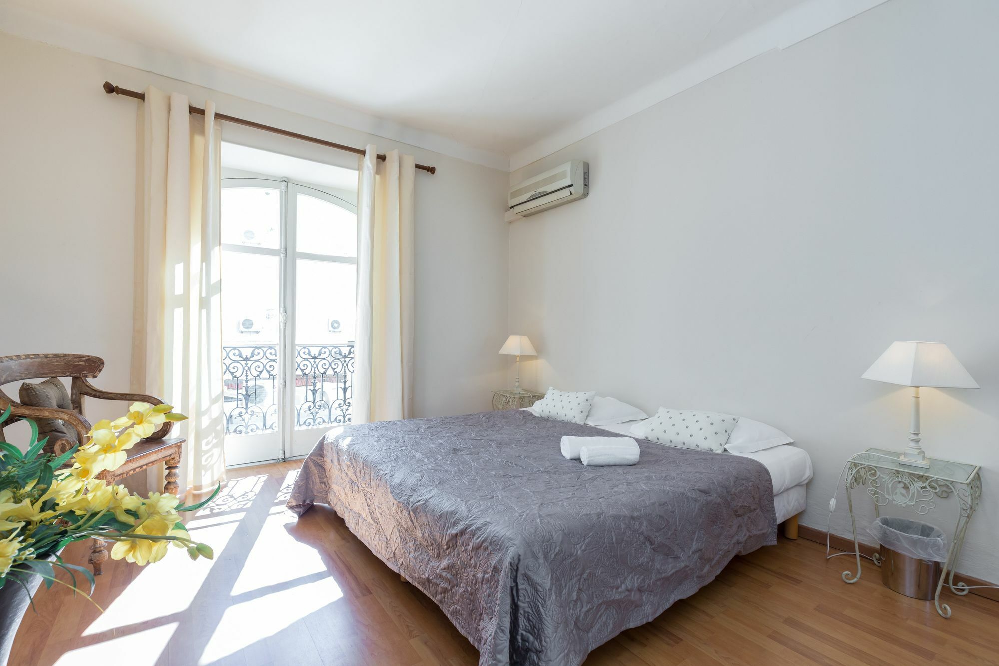 Lovely 2 Bed 2 Bath Apartment In Cannes On Rue Antibea Easy Walk To The Palais 224 Exterior photo